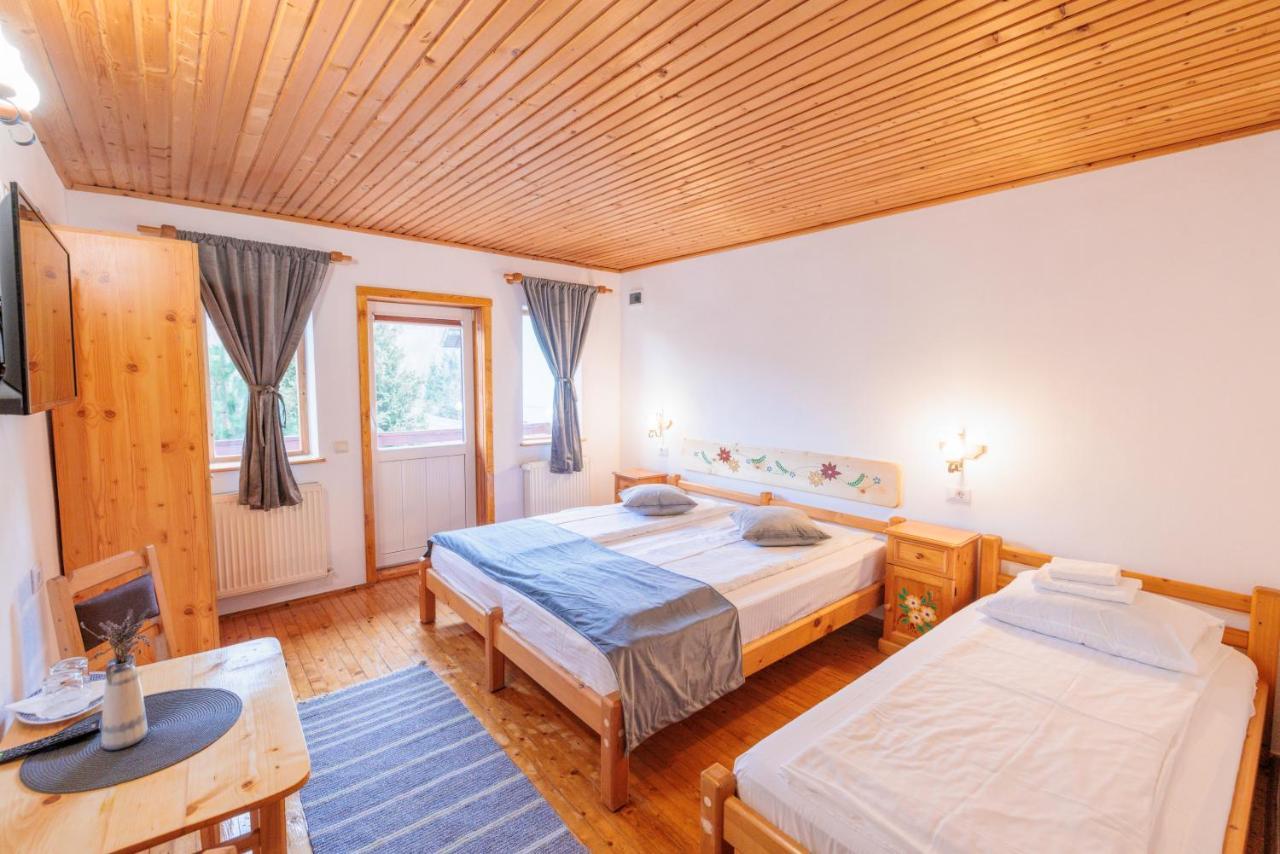 Pensiunea Piatra-Craiului Zărneşti Esterno foto